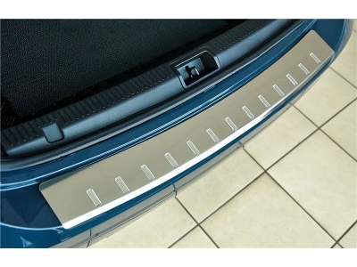Накладка на задний бампер с загибом зеркальная Alu-Frost для BMW X5 2010-2013