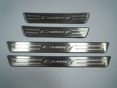 Накладки на дверные пороги JMT с логотипом для Toyota Camry 2007-2011