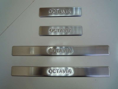 Накладки на дверные пороги 4 штуки Omsa_Line для Skoda Octavia 2000-2013
