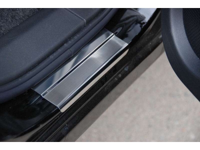 Накладки на внутренние пороги с надписью 4 штуки Alu-Frost для Nissan Qashqai+2 2010-2014 08-0833