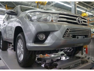 Накладка решётки радиатора 16 мм Турция для Toyota Hilux 2015-2021