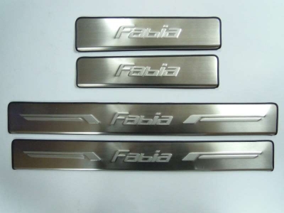Накладки на дверные пороги JMT с логотипом для Skoda Fabia 2007-2015