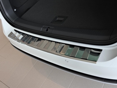 Накладка на задний бампер Croni шлифованная для Mitsubishi Outlander 2015-2021