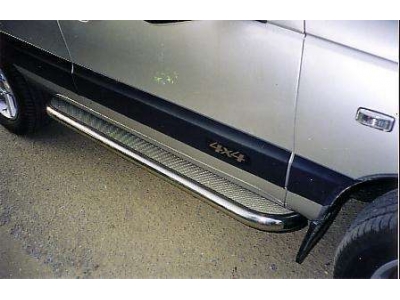 Пороги с площадкой алюминиевый лист 42 мм ОбвесМаг для Chevrolet Niva 2002-2008