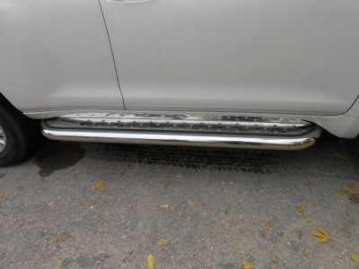 Пороги с площадкой нержавеющий лист 76 мм для Toyota Land Cruiser 150 № OM-TYLC15013-16