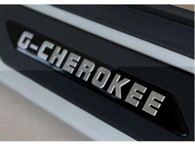 Пороги алюминиевые серебристые с логотипом OEM Tuning для Jeep Grand Cherokee 2010-2022