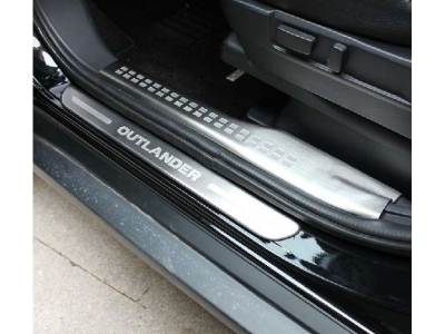 Накладки на дверные пороги OEM Tuning для Mitsubishi Outlander 2012-2014