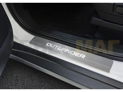 Накладки порогов Rival с надписью 4 штуки для Mitsubishi Outlander 2015-2021