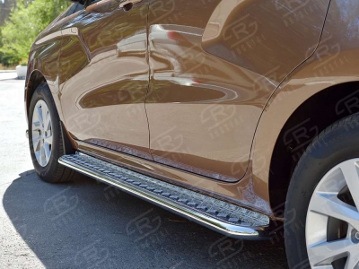 Пороги с площадкой алюминиевый лист 42 мм вариант 2 РусСталь для Lada XRay 2016-2021