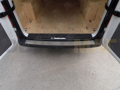 Накладка на задний бампер РусСталь зеркальный лист для Volkswagen Crafter № VWCRN-003458