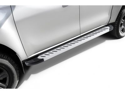 Пороги алюминиевые "Prestige Silver" 1800 серебристые Mitsubishi L-200 (2018-2022) Slitkoff