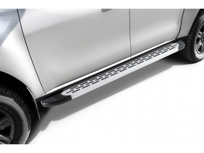Пороги алюминиевые "Premium Silver" 1800 серебристые Mitsubishi L-200 (2018-2022)