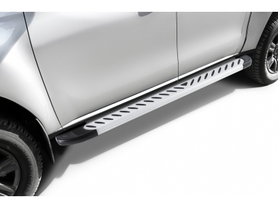 Пороги алюминиевые "Elite Silver" 1800 серебристые Mitsubishi L-200 (2018-2022)