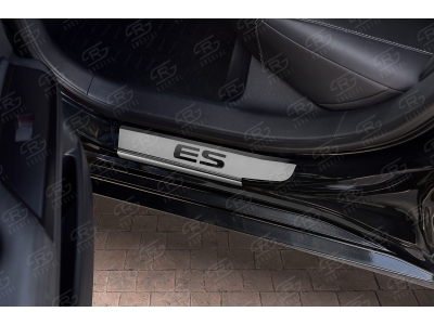 Накладки на пороги Russtal, шлифованные с логотипом для Lexus ES 2018-2021