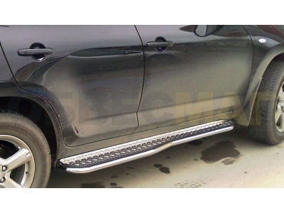 Пороги с площадкой алюминиевый лист фигурные 43 мм Технотек для Kia Sportage 2008-2010