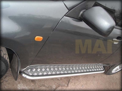 Пороги с площадкой алюминиевый лист 43 мм Технотек для Toyota RAV-4 2010-2013