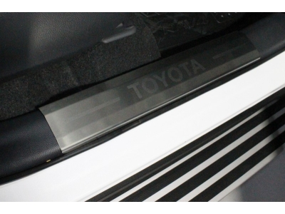 Накладки на пластиковые пороги лист шлифованный надпись Toyota 4 шт для Toyota RAV4 № TOYRAV19-04