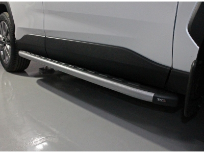 Пороги алюминиевые ТСС с накладкой серебристые для Toyota RAV4 № TOYRAV19-23SL