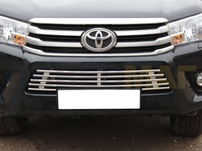 Накладка решетки бампера 16 мм Технотек для Toyota Hilux 2015-2021