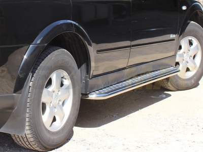 Пороги с площадкой алюминиевый лист 43 мм Технотек для Kia Sportage 2010-2015
