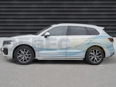 Пороги с площадкой алюминиевый лист 42 мм вариант 1 для Volkswagen Touareg 2018-2021