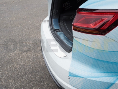Накладка на задний бампер зеркальный лист для Volkswagen Touareg 2018-2021