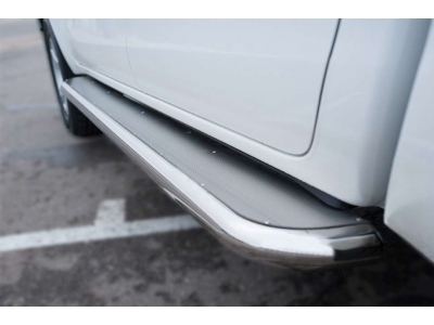 Пороги с площадкой алюминиевый лист 63 мм вариант 1  для Toyota Hilux № THL-0021501