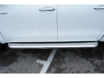 Пороги с площадкой алюминиевый лист 63 мм вариант 2 РусСталь для Toyota Hilux 2015-2021