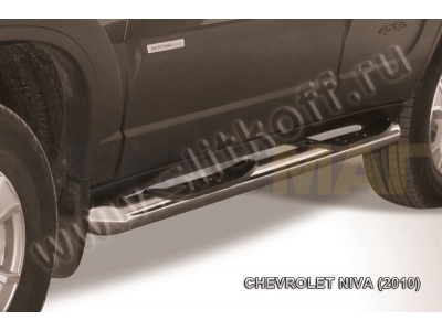 Пороги труба с накладками 76 мм серебристая Slitkoff для Chevrolet Niva 2009-2020