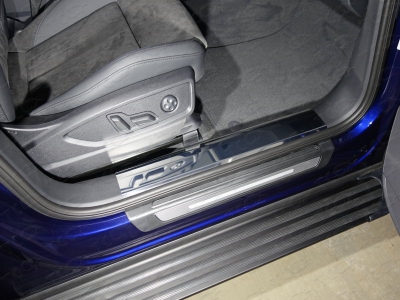 Накладки на пороги на пластик зеркальный лист 2 штуки ТСС для Audi Q5 2016-2021