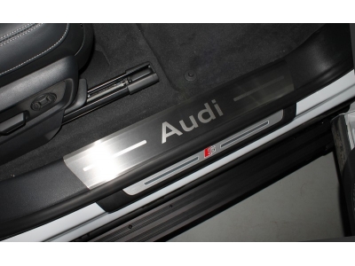 Накладки на пороги лист шлифованный надпись Аudi 4 шт ТСС для Audi Q8 2018-2021