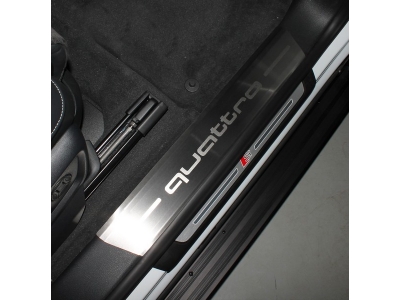 Накладки на пороги лист шлифованный надпись quattro 4 шт ТСС для Audi Q8 2018-2021
