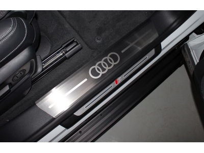 Накладки на пороги лист шлифованный надпись логотоп Аudi 4 шт для Audi Q8 № AUDIQ819-05