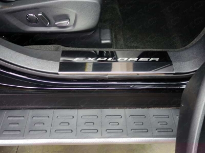 Накладки на пороги зеркальный лист надпись Explorer 2 шт ТСС для Ford Explorer 2015-2017
