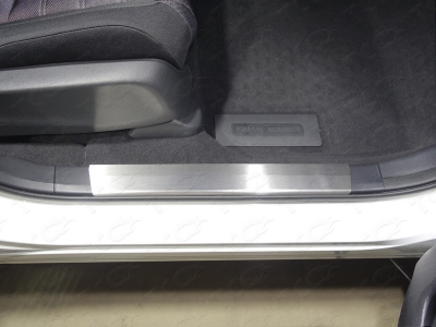 Накладки на пластиковые пороги лист шлифованный 2 шт для Honda CR-V № HONCRV17-02