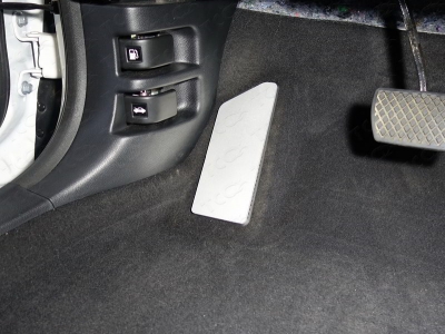 Накладка площадки левой ноги лист алюминий 4 мм для Honda CR-V № HONCRV17-13