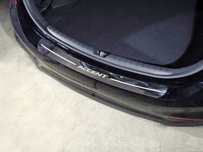 Накладка на задний бампер зеркальный лист надпись Accent для Hyundai Accent № HYUNACC17-11