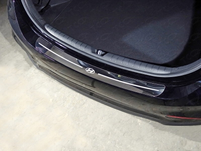 Накладка на задний бампер зеркальный лист лого Hyundai ТСС для Hyundai Accent 2018-2021