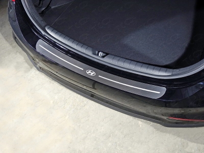 Накладка на задний бампер шлифованный лист лого Hyundai ТСС для Hyundai Accent 2018-2021