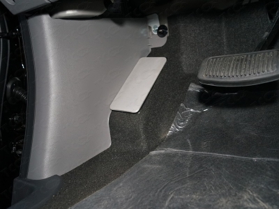Накладка площадки левой ноги лист алюминий 4 мм для Hyundai H-1 Starex № HYUNH118-19