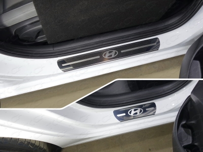 Накладки на пороги зеркальный лист лого Hyundai 4 штуки ТСС для Hyundai i30 2017-2021