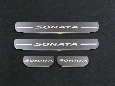 Накладки на пороги шлифованный лист надпись Sonata 4 штуки для Hyundai Sonata 2017-2019