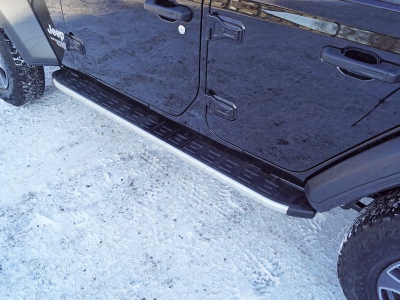 Пороги алюминиевые ТСС с накладкой для Jeep Wrangler 2018-2021