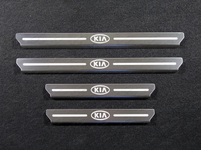 Накладки на пороги лист шлифованный логотип Kia 4 штуки ТСС для Kia Mohave 2016-2020