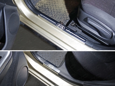 Накладки на пластиковые пороги лист зеркальный надпись KIA ТСС для Kia Rio 2011-2015