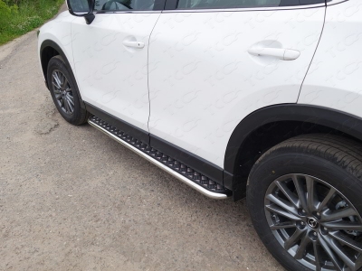 Пороги с площадкой алюминиевый лист 42 мм ТСС для Mazda CX-5 2018-2021