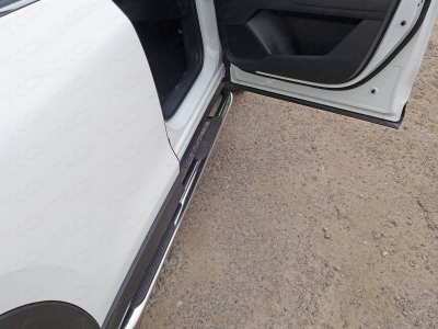Пороги овальные гнутые с накладкой 75х42 мм ТСС для Mazda CX-5 2018-2021