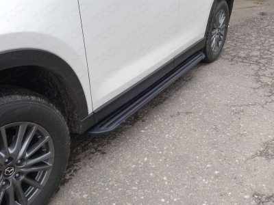 Пороги алюминиевые Slim Line Black ТСС для Mazda CX-5 2018-2021