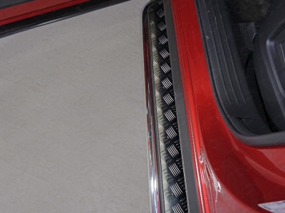 Пороги с площадкой алюминиевый лист 42 мм ТСС для Mazda CX-9 2017-2021