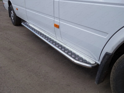 Порог с площадкой алюминиевый лист 42 мм ТСС для Mercedes-Benz Sprinter 2014-2018